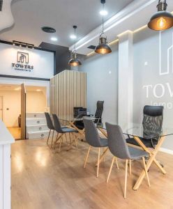 Interior de la oficina de Towers Inmobiliaria